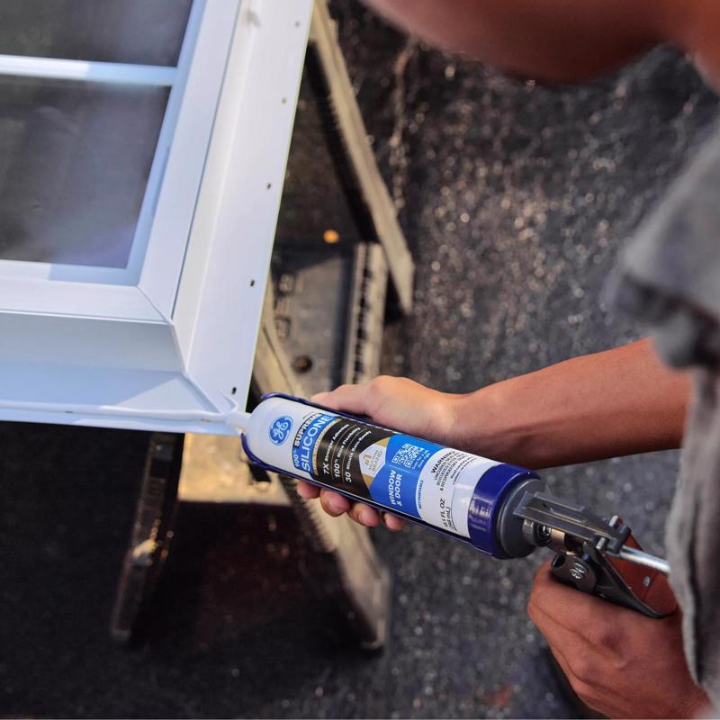 GE Supreme White Silicone Window and Door Sealant 10.1 oz