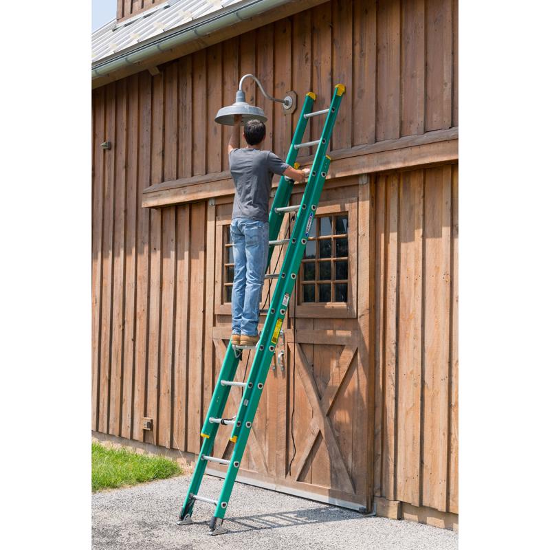 Werner 16 ft. H Fiberglass Extension Ladder Type II 225 lb. capacity
