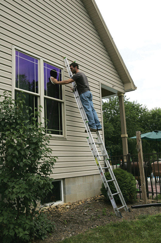 Werner 16 ft. H Aluminum Extension Ladder Type II 225 lb. capacity