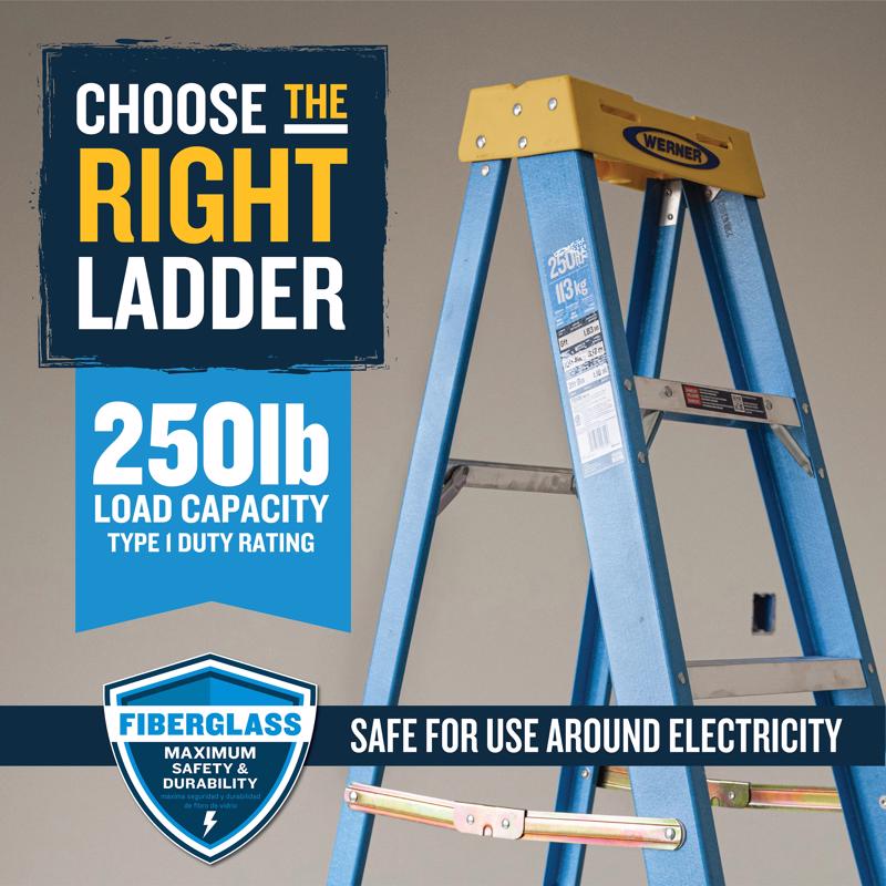 Werner 5 ft. H Fiberglass Step Ladder Type I 250 lb. capacity