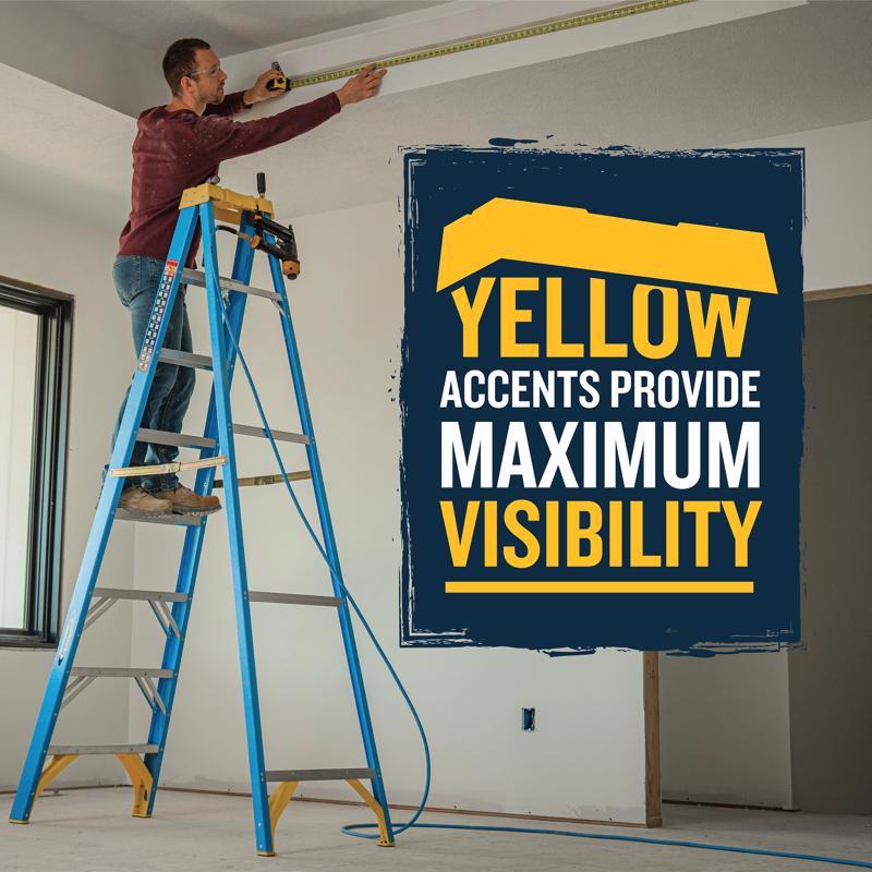 Werner 8 ft. H Fiberglass Step Ladder Type I 250 lb. capacity