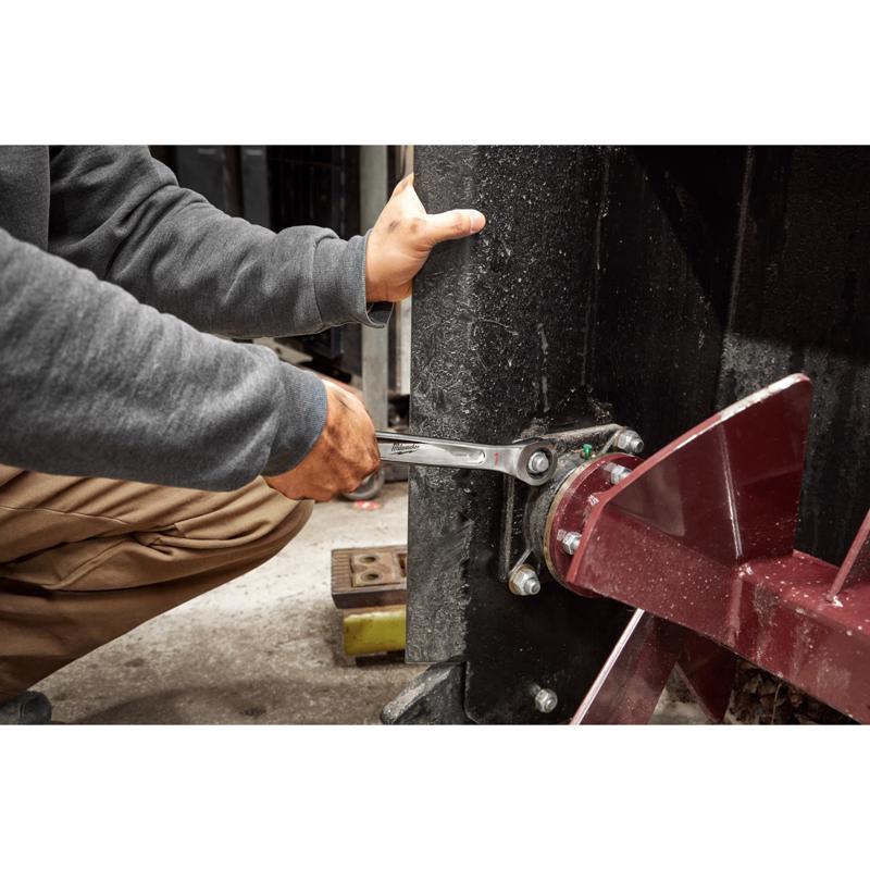 Milwaukee 1 in. X 1 in. 12 Point SAE I-Beam Ratcheting Combination Wrench 13.43 in. L
