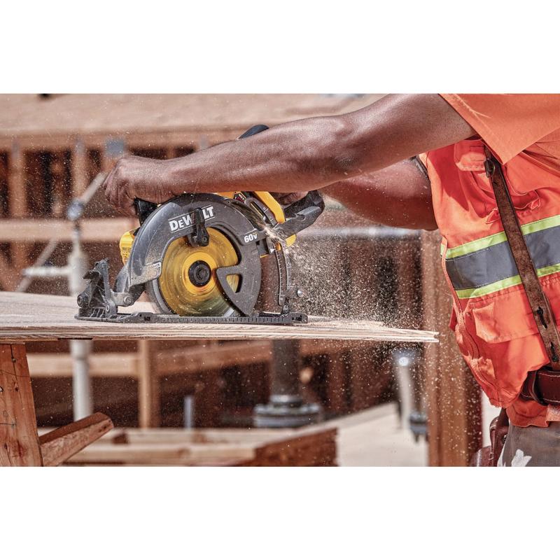 DeWalt 60V MAX 7-1/4 in. Cordless Brushless Worm Drive Circular Saw Kit (Battery & Charger)
