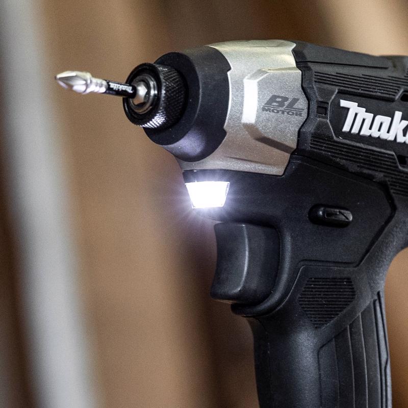 Makita 18V LXT Sub-Compact 1.5 amps 1/4 in. Cordless Brushless Compact Impact Driver Kit (Battery &