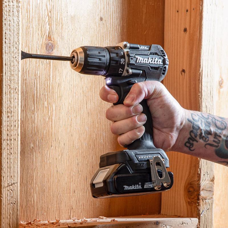 Makita 18V LXT Sub-Compact 1/2 in. Brushless Cordless Drill/Driver Kit (Battery & Charger)