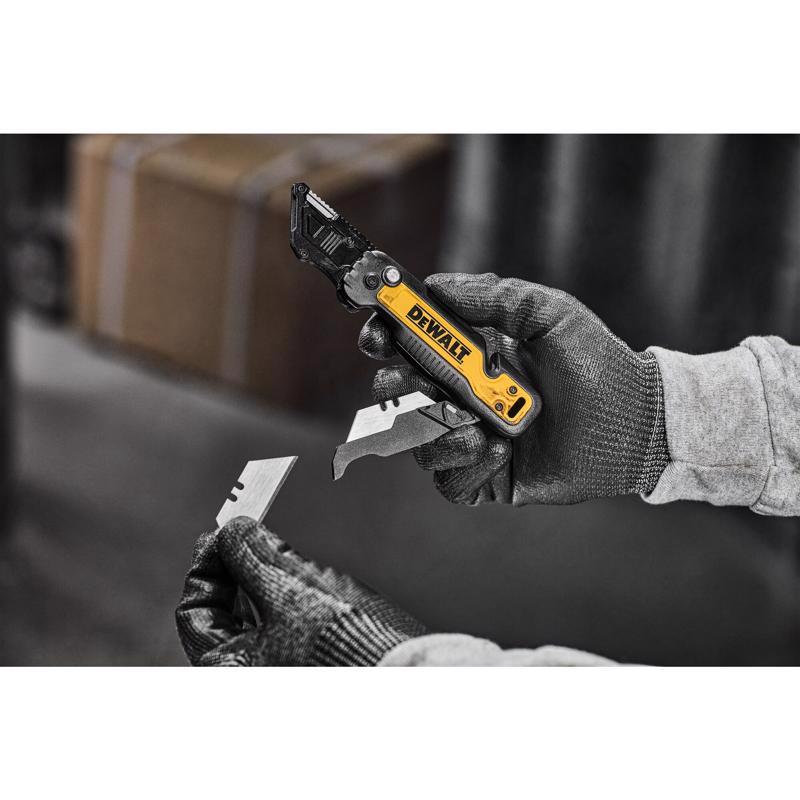 DeWalt Press and Flip Compact Utility Knife Black/Yellow