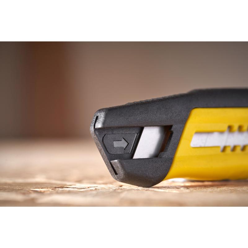 Stanley 6.29 in. Sliding Snap Knife Black/Yellow