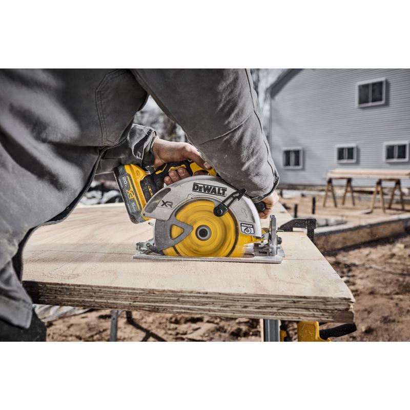 DeWalt 7-1/4 in. D X 5/8 in. Tungsten Carbide Tipped Circular Saw Blade 24 teeth