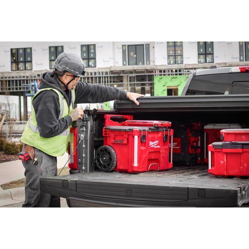 Milwaukee Packout 22 in. Rolling Low Profile Handle Tool Box Black/Red