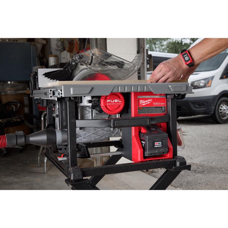 Milwaukee 18V M18 HD 12 Ah Lithium-Ion Battery and Charger Starter Kit 2 pc
