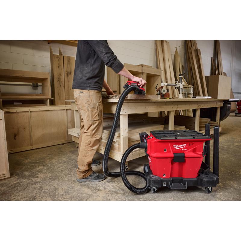 Milwaukee M18 6 gal Cordless Wet/Dry Vacuum