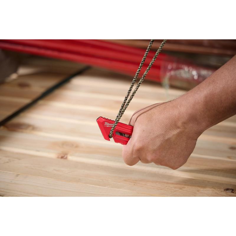 Milwaukee 4.33 in. Sliding Compact Utility Knife Red