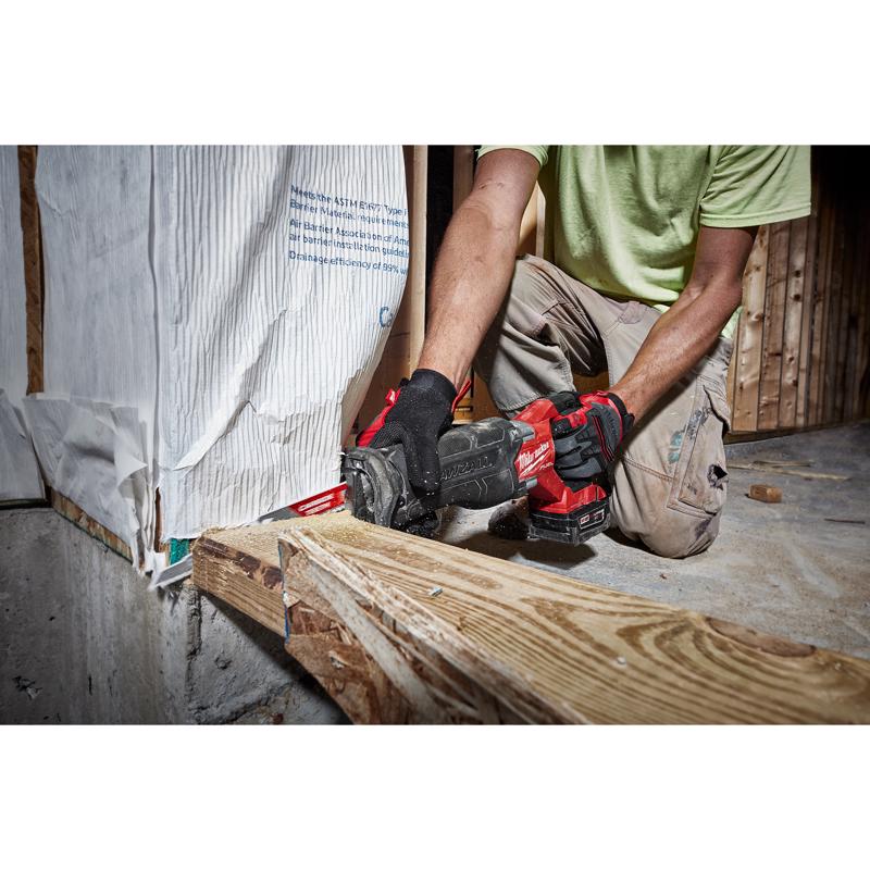 Milwaukee M18 FUEL PACKOUT Cordless Brushless Reciprocating Saw Kit (Battery & Charger)