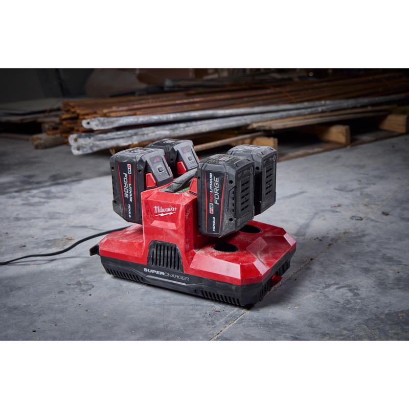 Milwaukee 4-Port Fast Charger