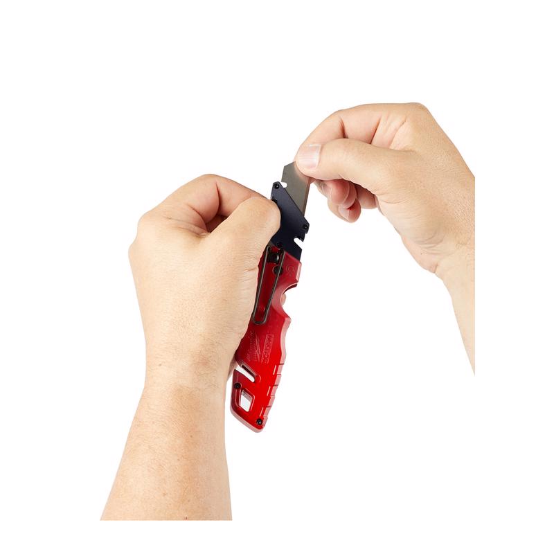 Milwaukee Fastback 7-1/4 in. Press and Flip Folding Utility Knife Red