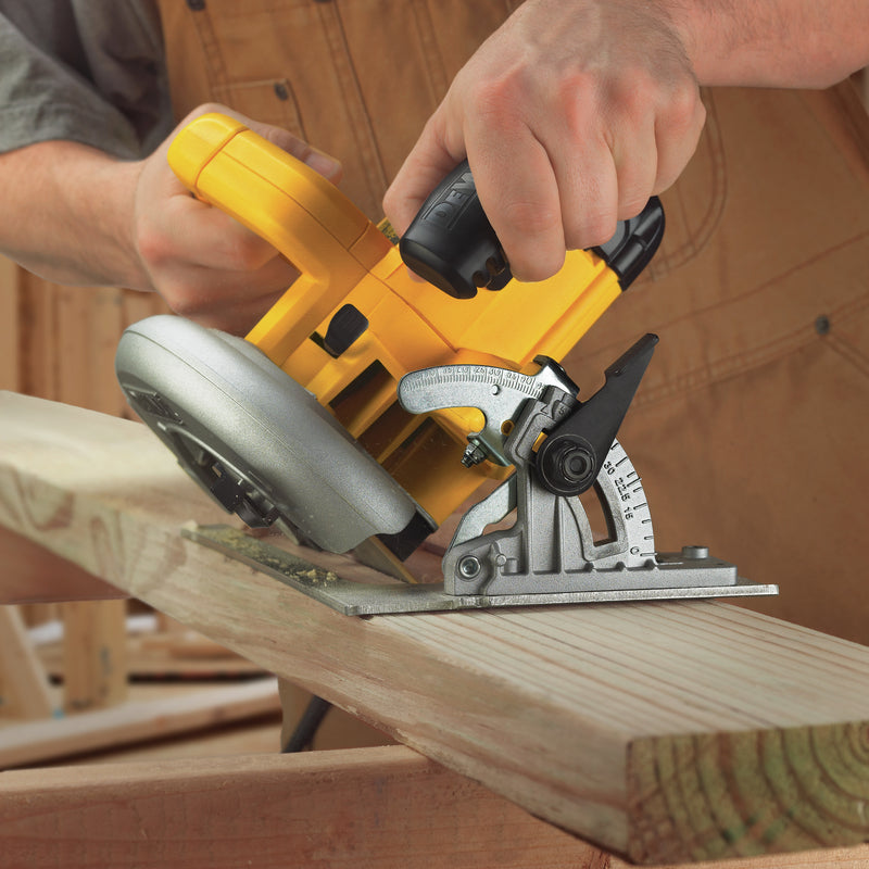 DeWalt 15 amps 7-1/4 in. Corded Brushed Circular Saw Tool Only