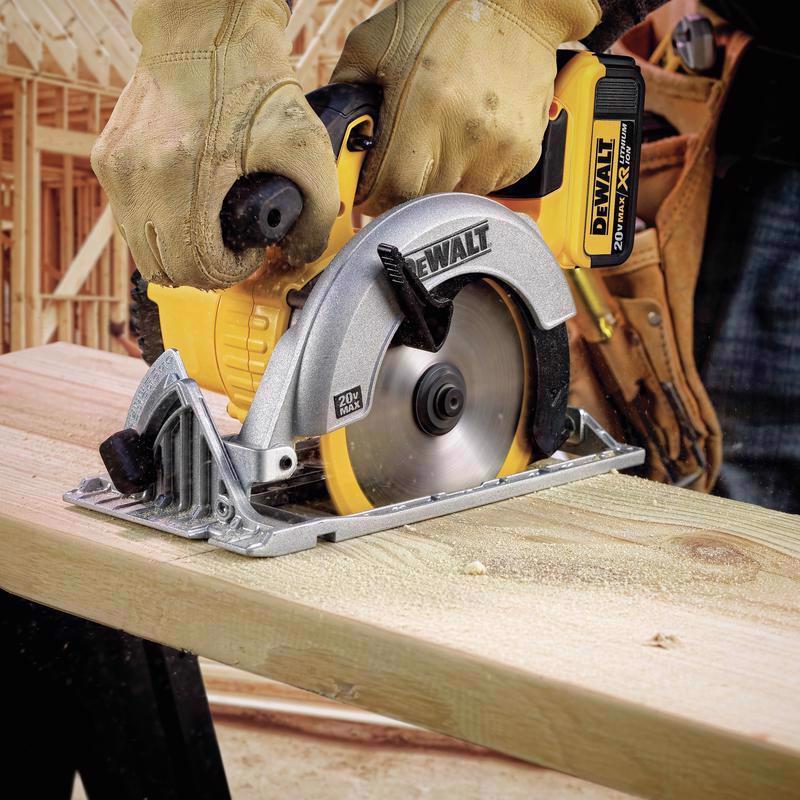 DeWalt 20V MAX 6-1/2 in. Cordless Brushed Circular Saw Kit (Battery & Charger)