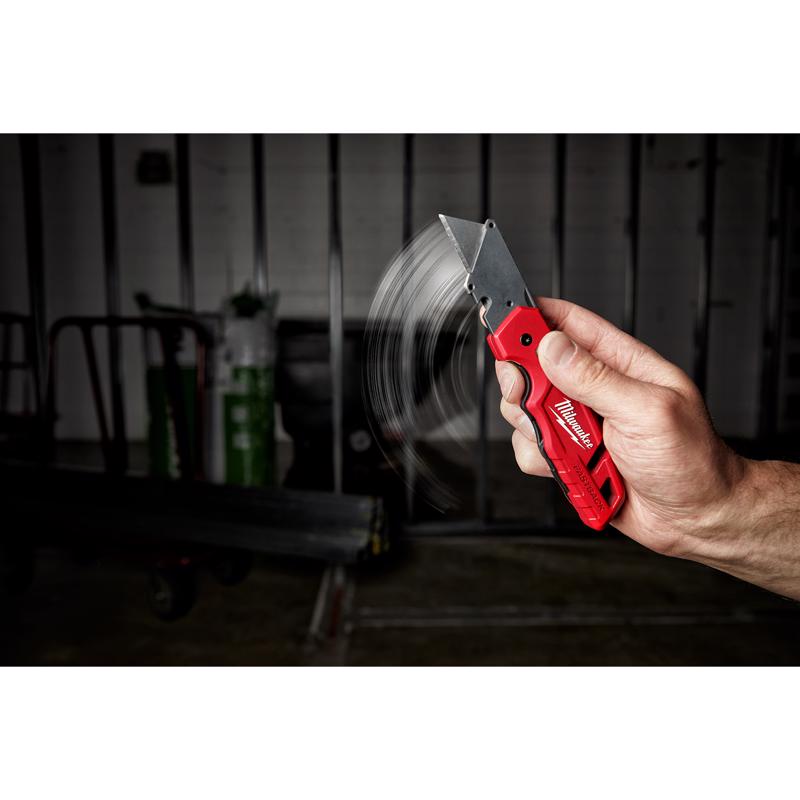 Milwaukee Fastback 6-3/4 in. Press and Flip Folding Utility Knife Red