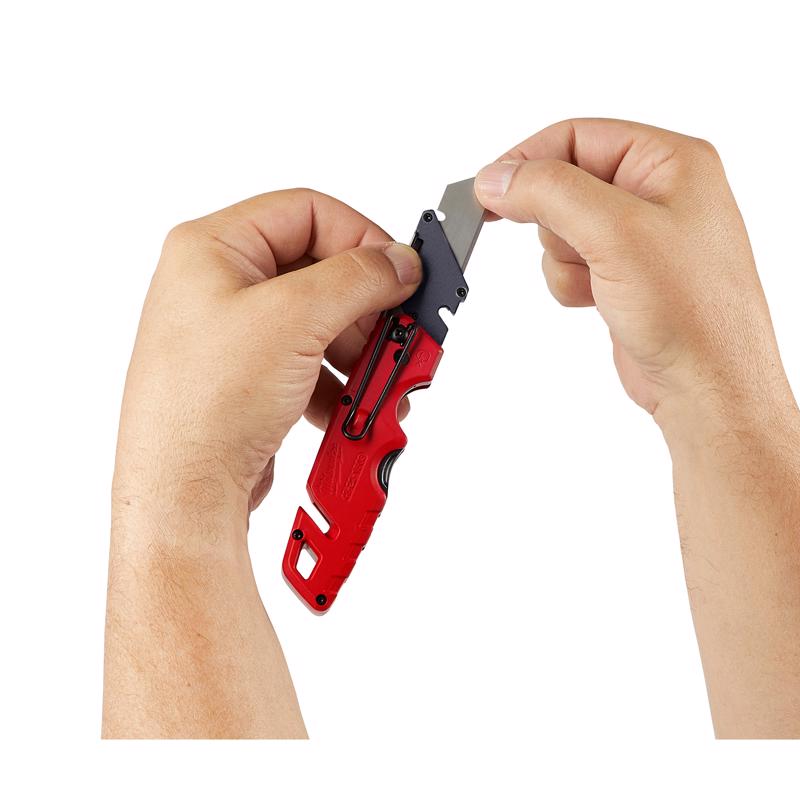 Milwaukee Fastback 6-3/4 in. Press and Flip Folding Utility Knife Red
