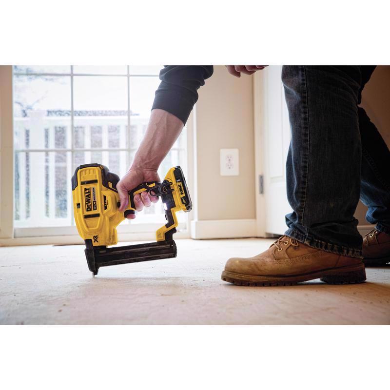 DeWalt 20V MAX XR 18 Ga. Cordless Narrow Crown Stapler Kit (Battery & Charger) 20 V