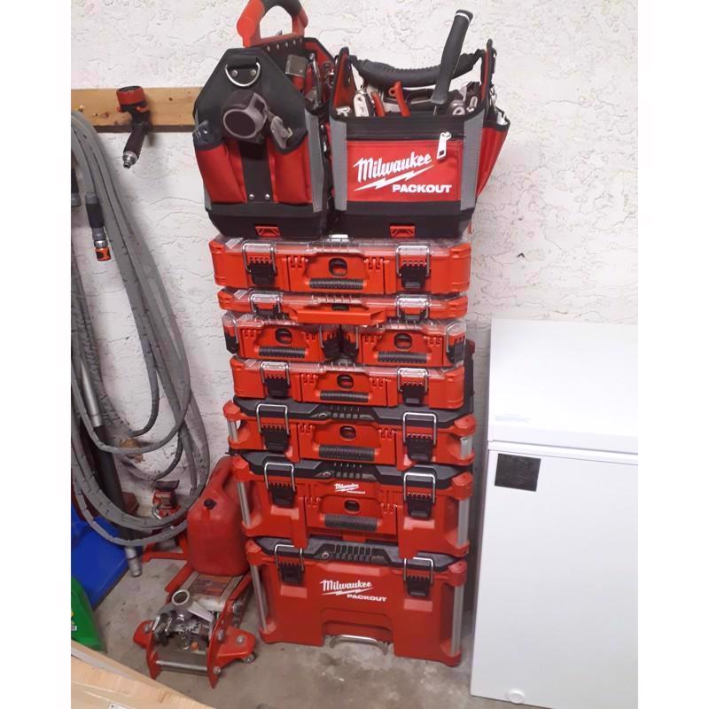 Milwaukee Packout Ballistic Polyester 15" Tool Tote 31 pocket Black/Red