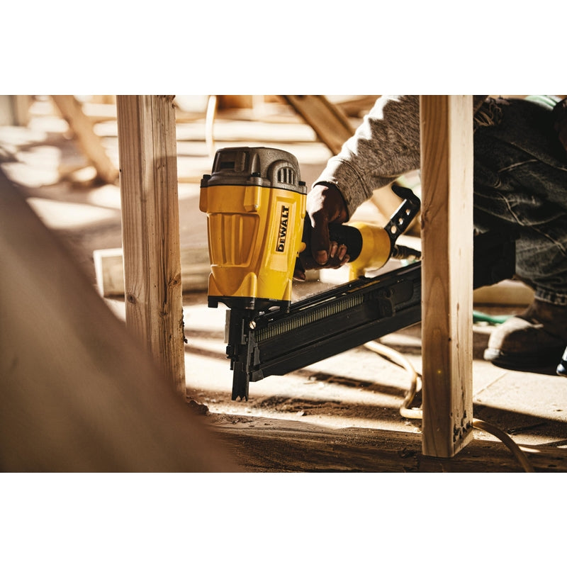DeWalt 28 deg Framing Nailer Kit