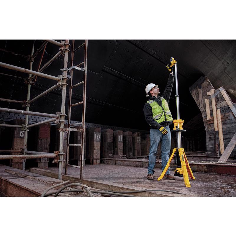DeWalt 20V MAX 3,000 lm LED Battery Tripod Work Light