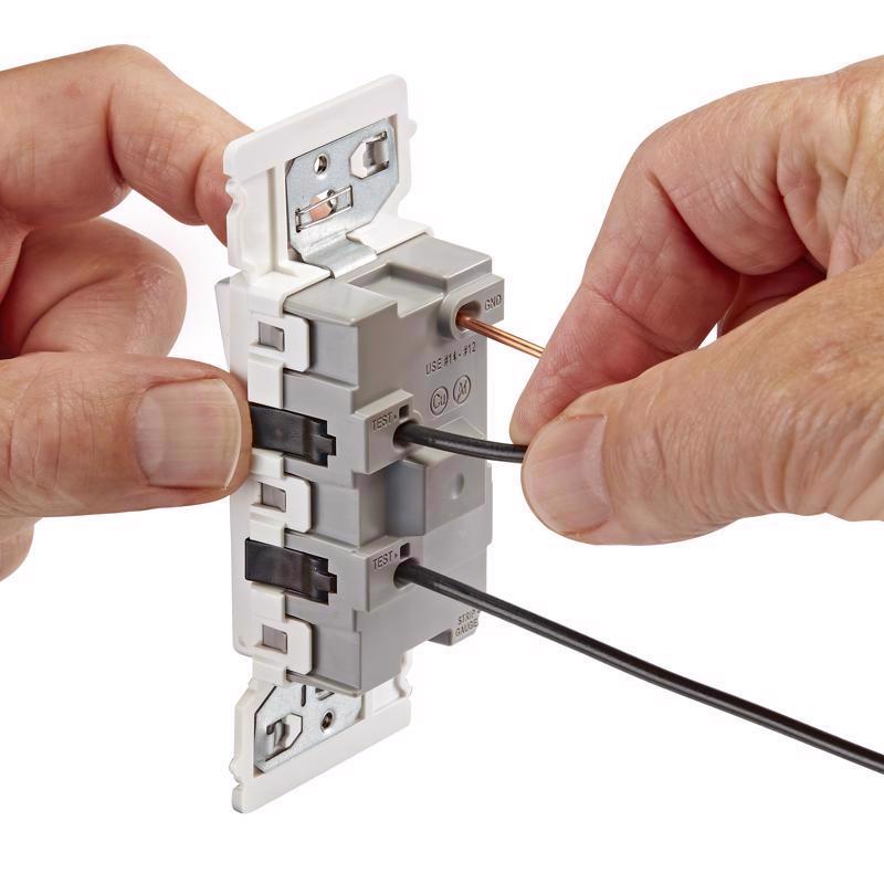 Leviton Lever Edge 15 amps Single Pole Rocker Switch White 10 pk