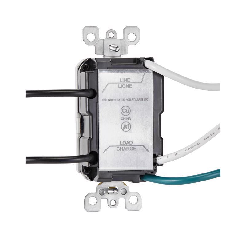 Leviton 15 amps 125 V GFCI White Outlet and USB Charger 5-15R