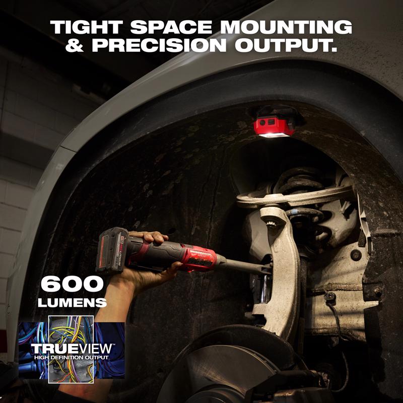 Milwaukee 600 lm Black/Red LED Rechargeable Rechargeable Flashlight