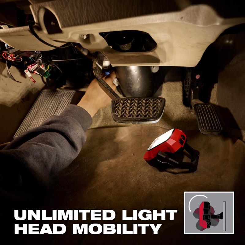 Milwaukee 600 lm Black/Red LED Rechargeable Rechargeable Flashlight