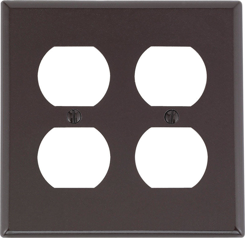 Leviton Brown 2 gang Plastic Duplex Wall Plate