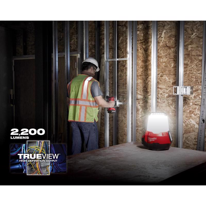 Milwaukee M18 2200 lm LED Battery Hanging Hook Work Light