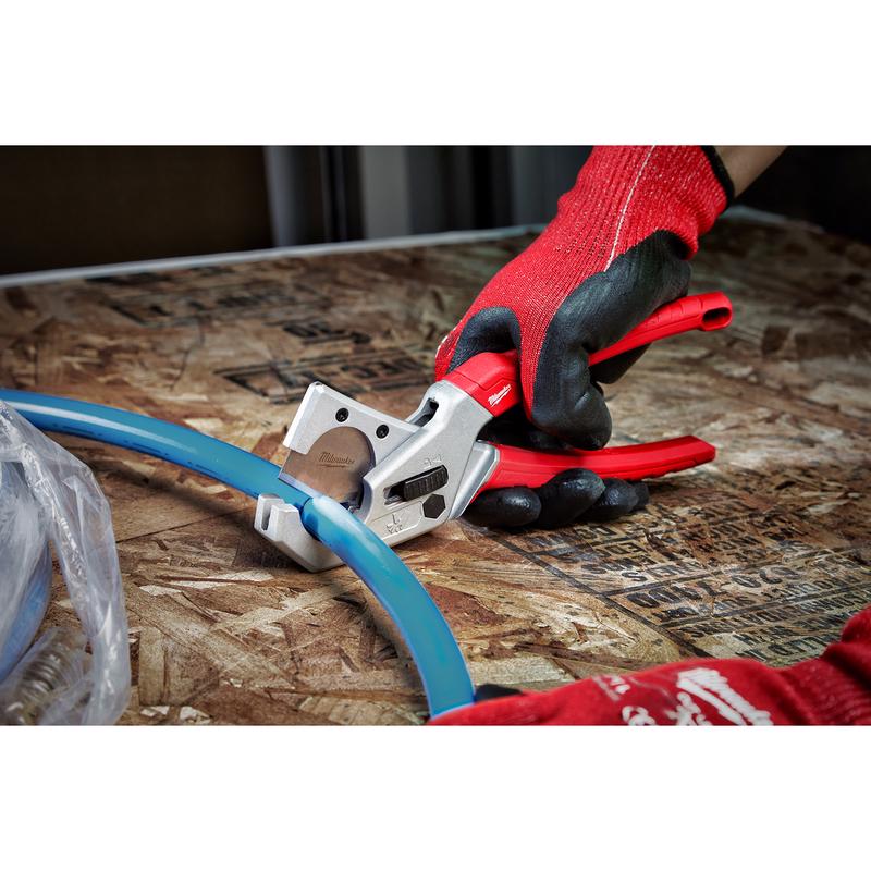 Milwaukee 1 in. Tubing Cutter 9 in. L Red