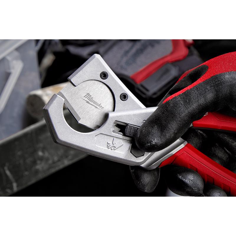 Milwaukee 1 in. Tubing Cutter 9 in. L Red