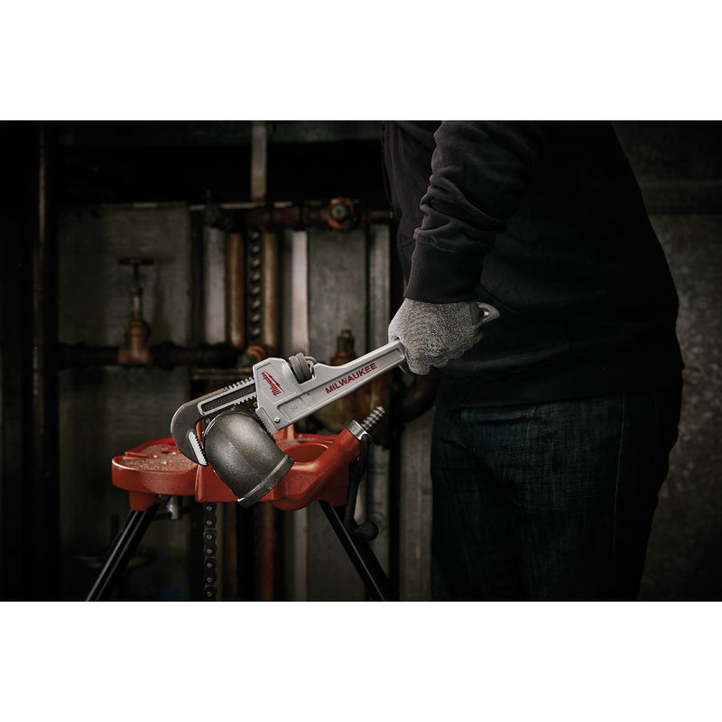 Milwaukee Pipe Wrench 14 in. L