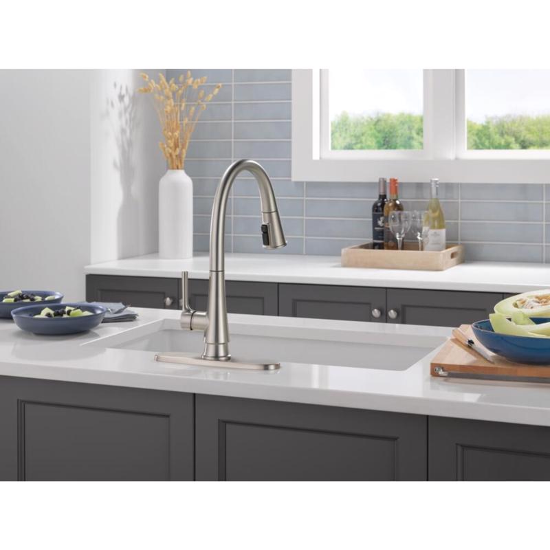 Delta Corwin One Handle Stainless Steel Pull-Down Kitchen Faucet