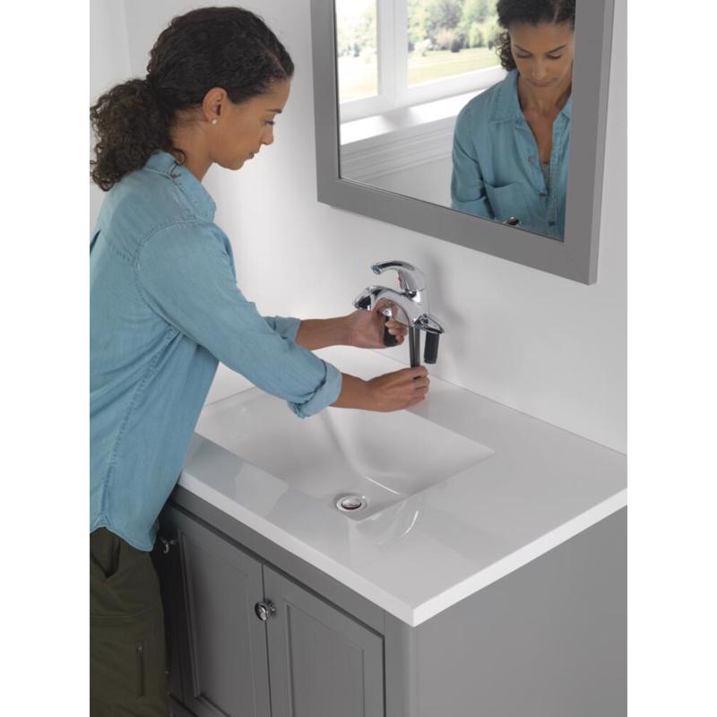 Delta Classic Chrome Traditional Centerset Bathroom Sink Faucet 4 in.