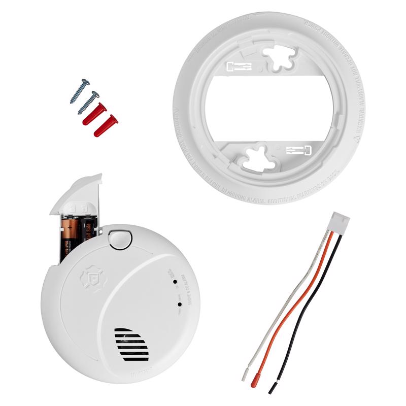 BRK Voice and Location Alerts Hard-Wired w/Battery Back-Up Electrochemical/Photoelectric Smoke and C