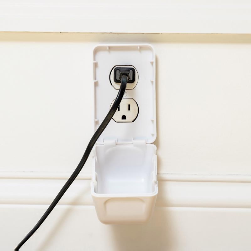 Regalo White Plastic Outlet Cover 2 pk