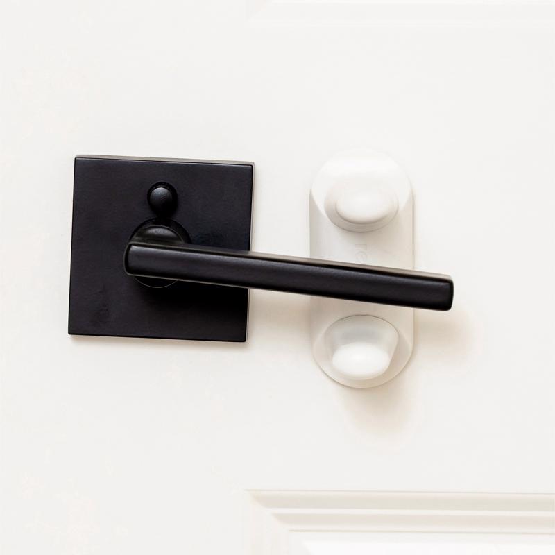 Regalo White Plastic Lever Handle Lock