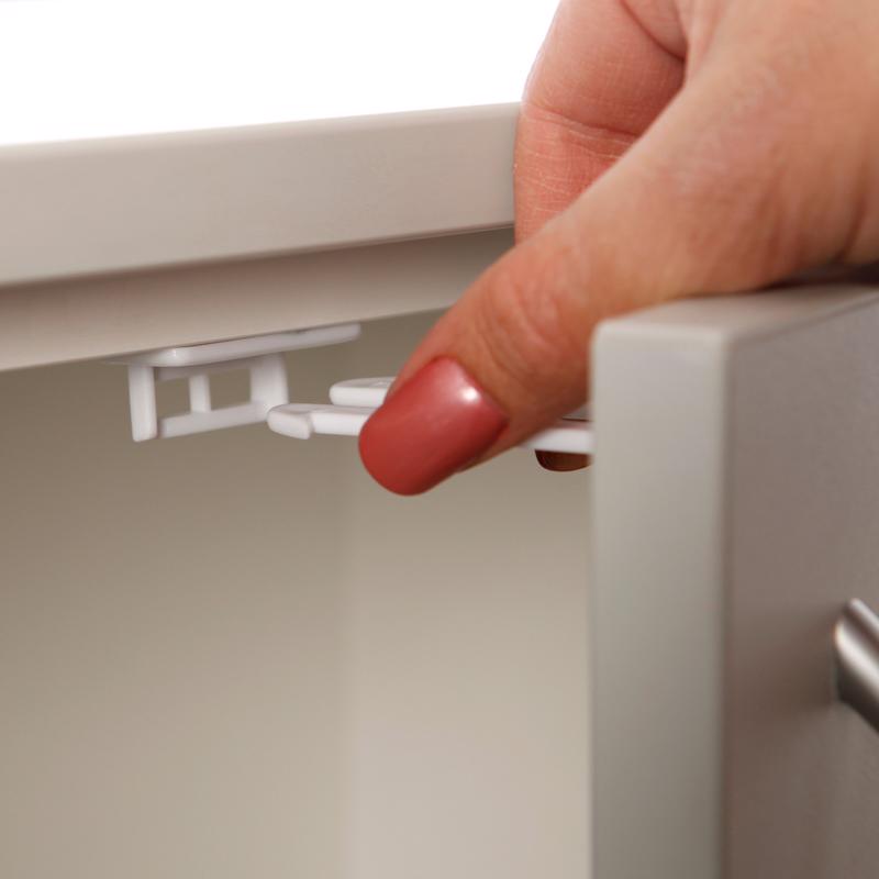 Dreambaby White Plastic Twin Pin Latches 2 pk