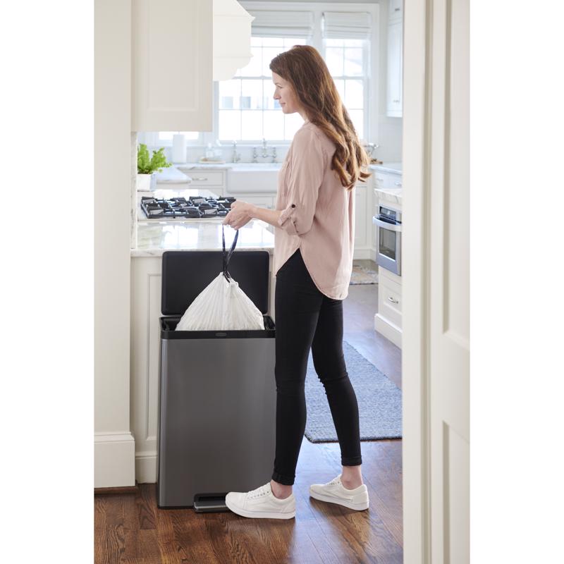 Rubbermaid 12 gal Gray Stainless Steel Step-On Trash Can
