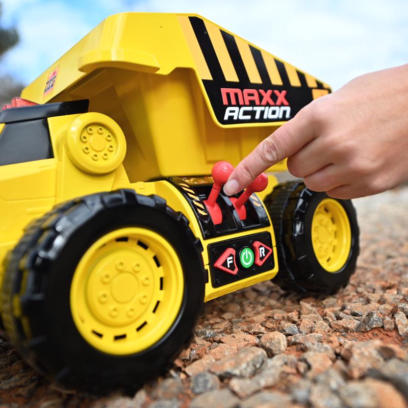 Sunny Days Maxx Action Dig Rig Motorized Truck Yellow