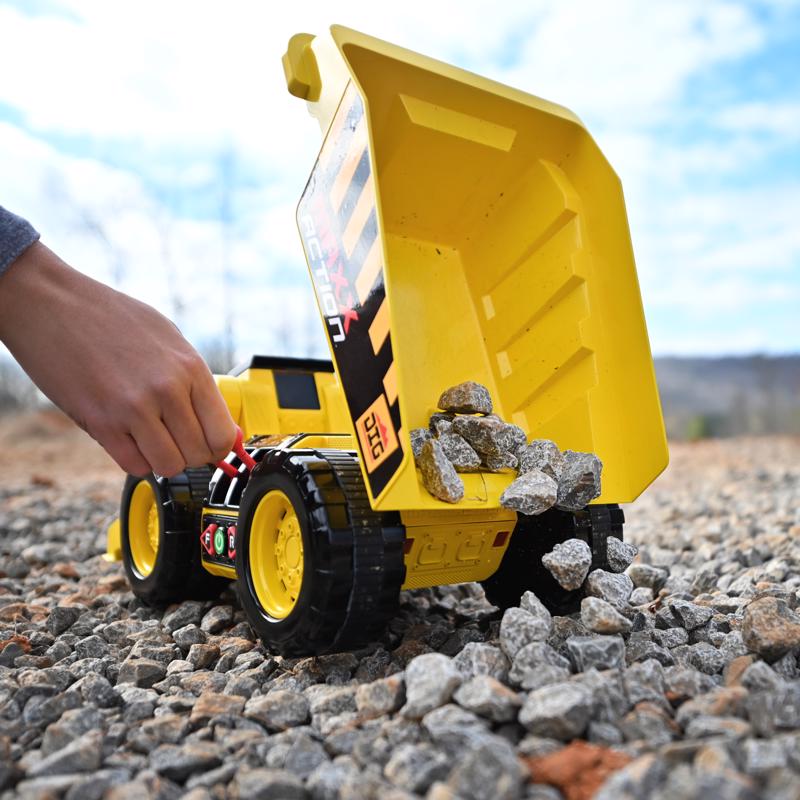 Sunny Days Maxx Action Dig Rig Motorized Truck Yellow
