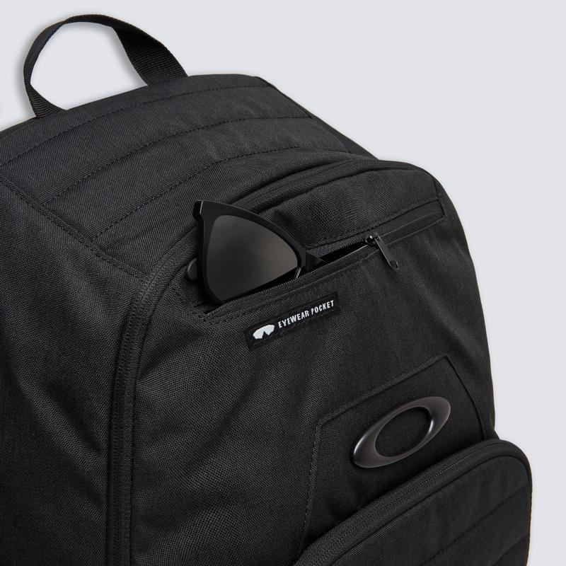 Oakley Enduro Black Backpack 18.5 in. H X 12.6 in. W