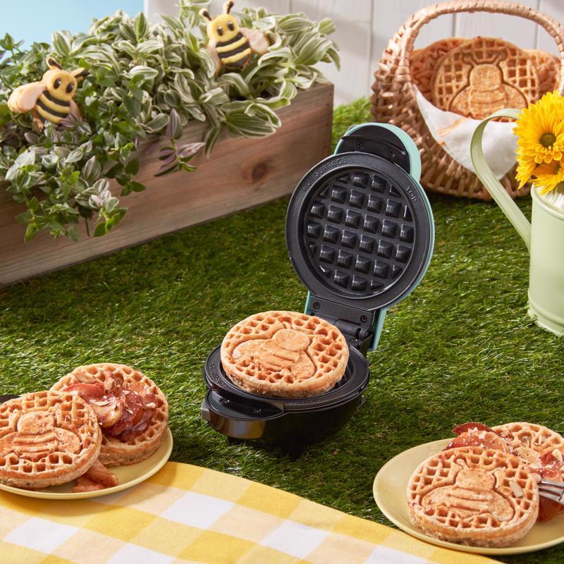 Dash MultiMaker 1 waffle Gray Metal Mini Waffle Removable Plates