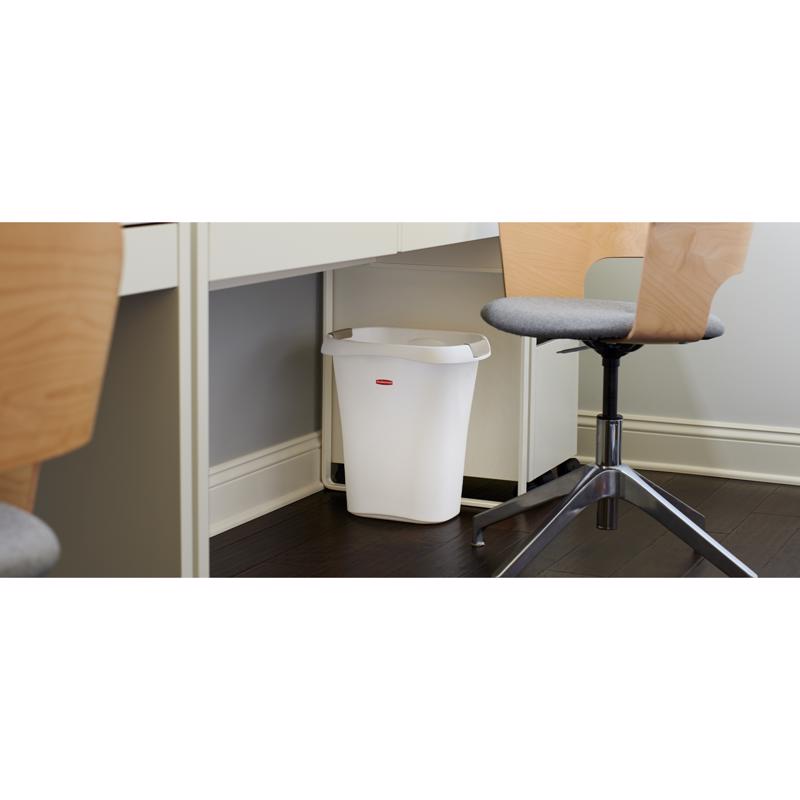 Rubbermaid 5.25 gal White Polypropylene Open Top Wastebasket