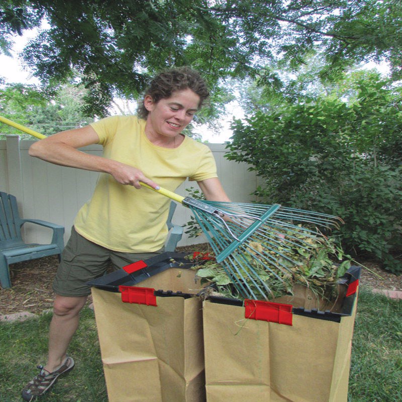 ConnectNBag 30 gal Lawn & Leaf Bag Holder Handle Tie