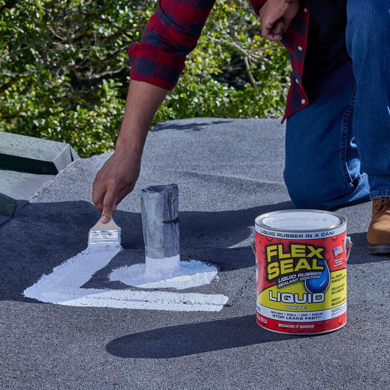 Flex Seal Family of Products Flex Seal White Liquid Rubber Sealant Coating 128 fl. oz.